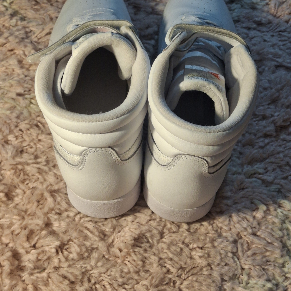 Reebok Freestyle Hi 5411s Women Casual Sneakers - Picture 3 of 6